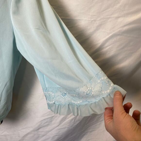 Vintage Women's Bed Jacket Medium Light Blue Ruffles Lace Trim Nylon Lingerie - Picture 4 of 12